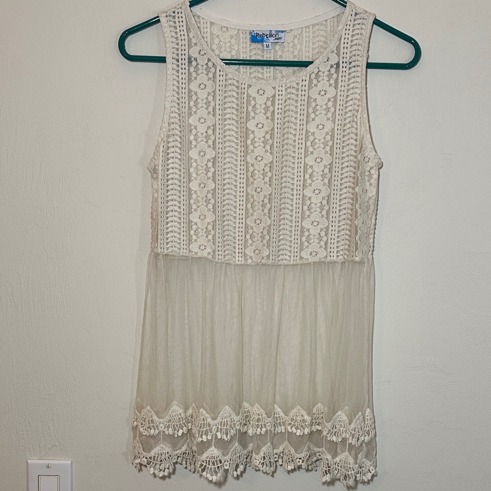 Rebellion Again Ivory Lace Tank Top Women’s Size M Boho Floral
